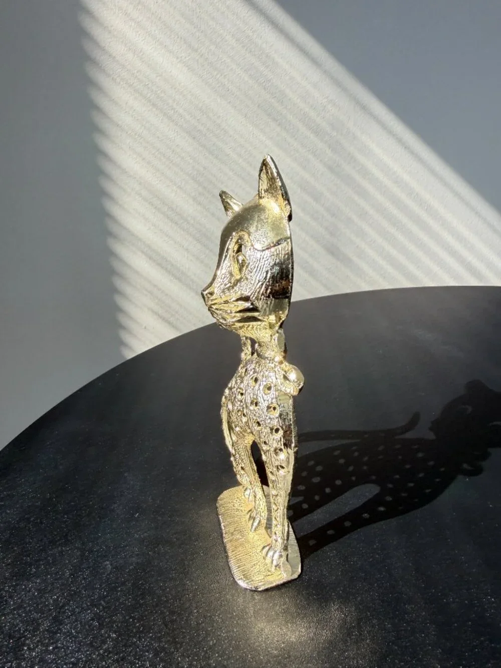 2/$40 🌸 Vintage Torino Gold Tone Cat Earring Holder – Metal Jewelry Stand - Picture 5 of 7